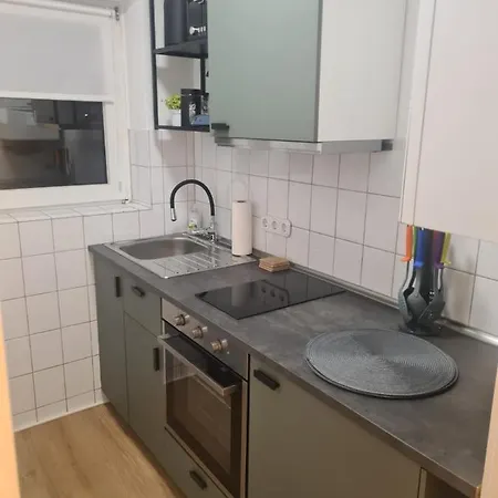 Schoene 2 In Uerdingen Naehe Duesseldorf *