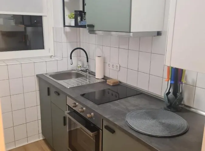 Schoene 2 In Uerdingen Naehe Duesseldorf *